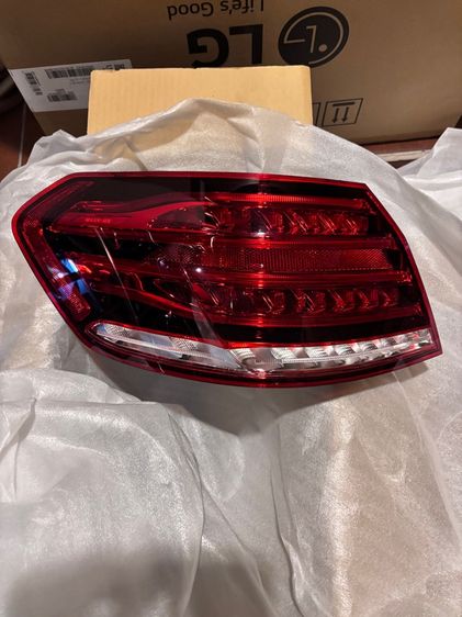 ไฟท้าย เบนซ์ w212 แท้มือสองญี่ปุ่น