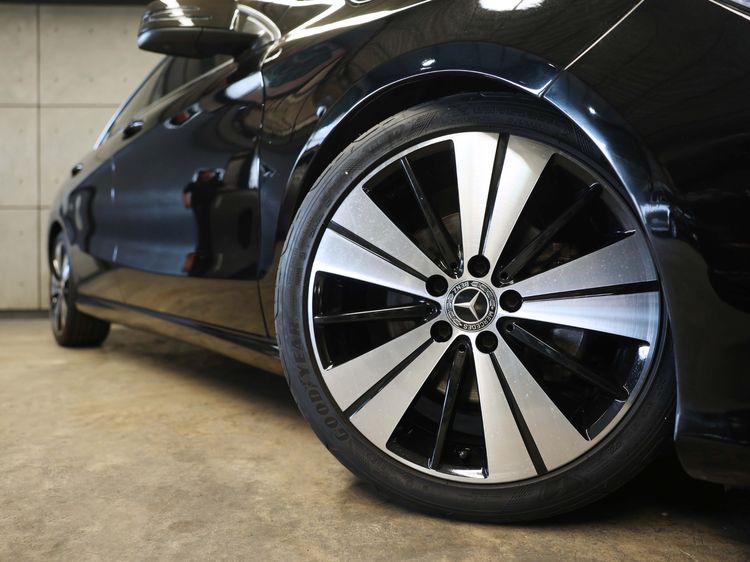 Mercedes-Benz CLA-Class 2018 CLA200 Sedan เบนซิน ไม่ติดแก๊ส เกียร์อัตโนมัติ ดำ รูปที่ 4