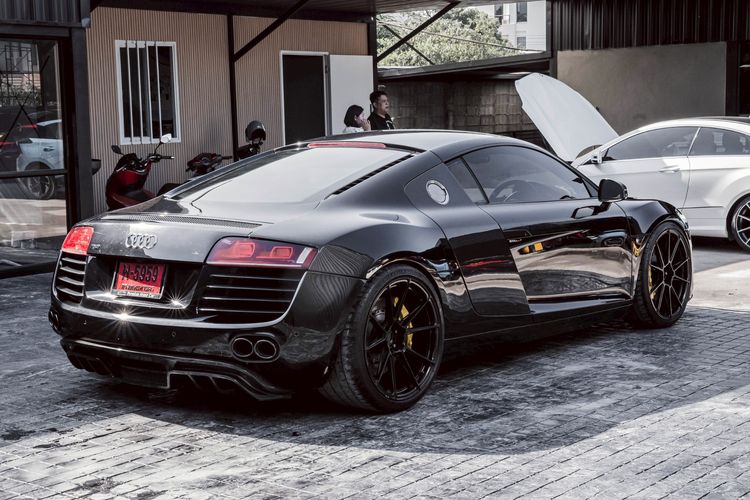 Audi Audi R8  2011 4.2 FSI 4WD Sedan เบนซิน ไม่ติดแก๊ส เกียร์อัตโนมัติ ดำ รูปที่ 4