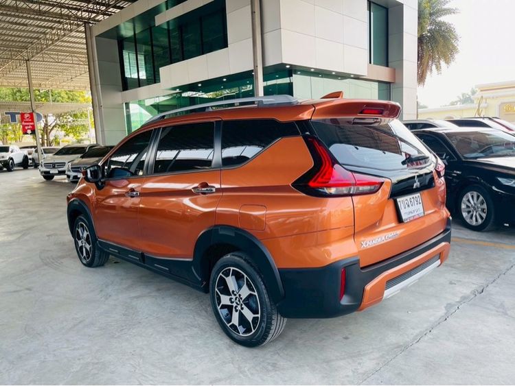 Mitsubishi Xpander Cross 2020 1.5 Utility-car เบนซิน ไม่ติดแก๊ส เกียร์อัตโนมัติ ส้ม รูปที่ 4