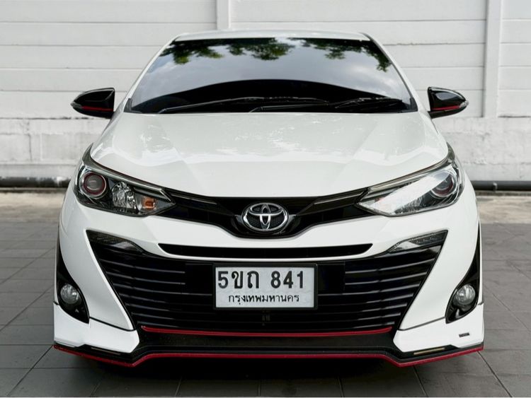 รถ Toyota Yaris 1.2 Sport สี ขาว