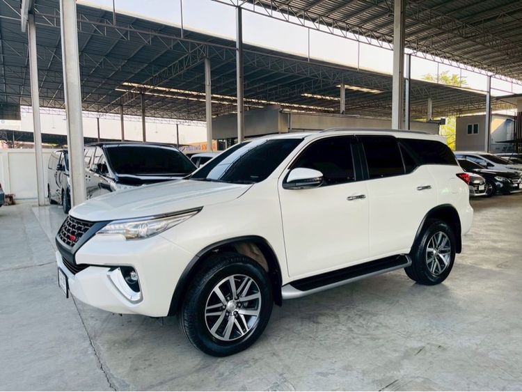 Toyota Fortuner 2020 2.4 V Utility-car ดีเซล ไม่ติดแก๊ส เกียร์อัตโนมัติ ขาว รูปที่ 3