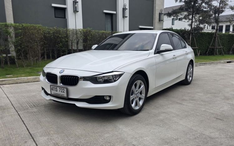 BMW Series 3 2015 316i Sedan เบนซิน ไม่ติดแก๊ส เกียร์อัตโนมัติ ขาว รูปที่ 3
