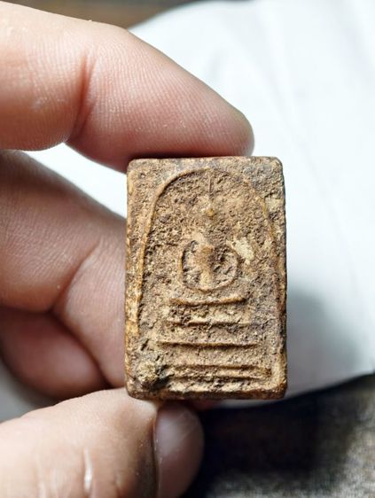 พระสมเด็จสภาพมีคราบกรุ