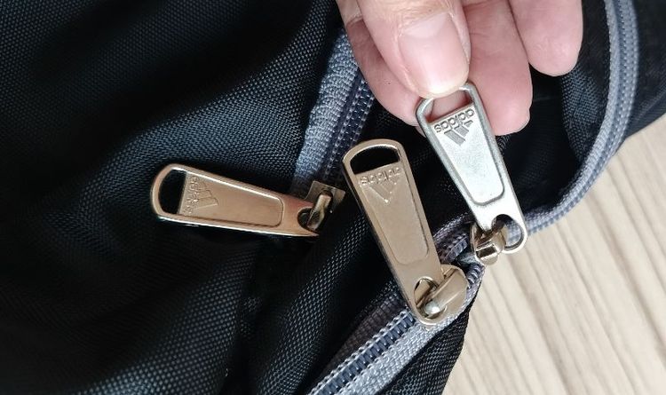 กระเป๋าเป้ Adidas แท้ รุ่นพิเศษ 18 นิ้ว มือสอง ส่งฟรี รูปที่ 7