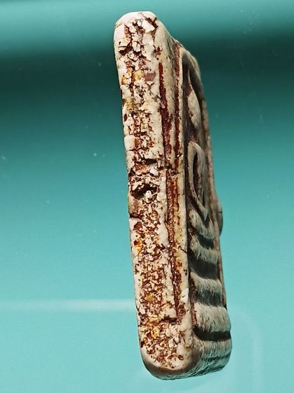 พระสมเด็จวัดระฆัง พิมพ์ใหญ่ รุ่นเเรก มีรอยคราบน้ำหมากเก่าทั่วองค์ พระเก่าของคนโบราณ สภาพสวยเก่าเดิมๆ รูปที่ 3