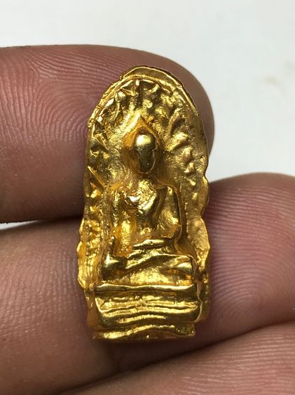 พระรอดเนื้อทองโบราณพระสวยๆเปิดแบ่งปัน
