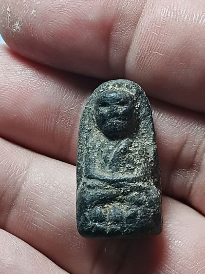 หลวงปู่ทวด พิมพ์พระรอด เนื้อว่าน ปี2497 รุ่นเเรก สภาพสวยเก่า เนื้อแห้งๆผิวหิ้งๆโดนแมลงสาปแทะนิดหน่อยครับ เนื่องจากวางไว้บนหิ้งมายาวนาน เก่า รูปที่ 9