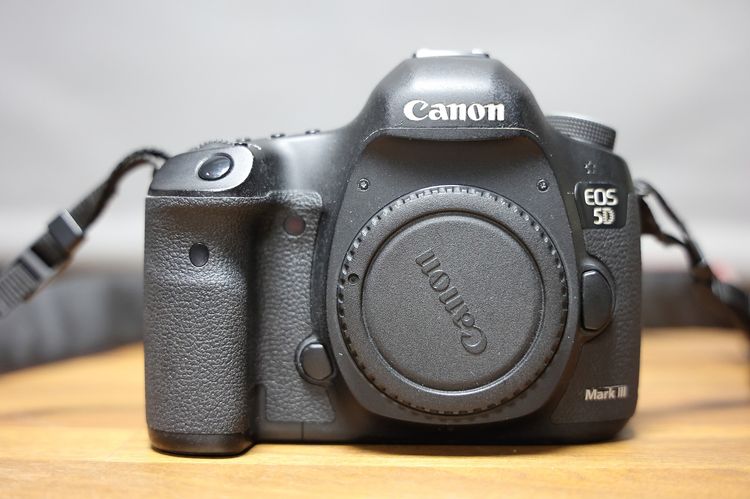ขายกล้อง Canon 5D Mark III (ชัตเตอร์ 4000 ใช้งานน้อยมากๆ) รูปที่ 3