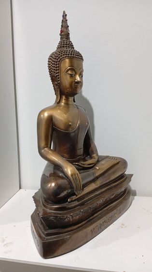 พระบูชาหลวงพ่อพระใส วัดโพธิ์ชัย จ.หนองคาย ปี 2552 รุ่นบารมีพ่อ หน้าตัก 16 นิ้ว ตอกเลข 302 เนื้อทองเหลือง รูปที่ 3