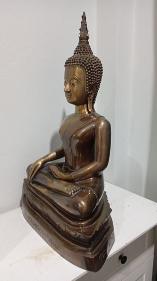 พระบูชาหลวงพ่อพระใส วัดโพธิ์ชัย จ.หนองคาย ปี 2552 รุ่นบารมีพ่อ หน้าตัก 16 นิ้ว ตอกเลข 302 เนื้อทองเหลือง รูปที่ 2