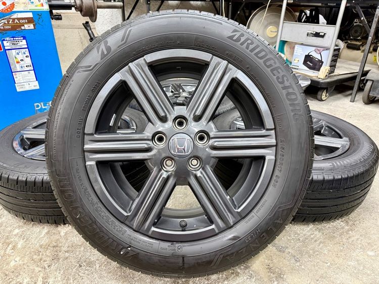 17" ล้อแม็ก HONDA HRV ขอบ 17” สภาพสวย ยาง BRIDGESTONE 215-60R17 ปี 24 ดอกยางสวยพร้อมใช้งาน