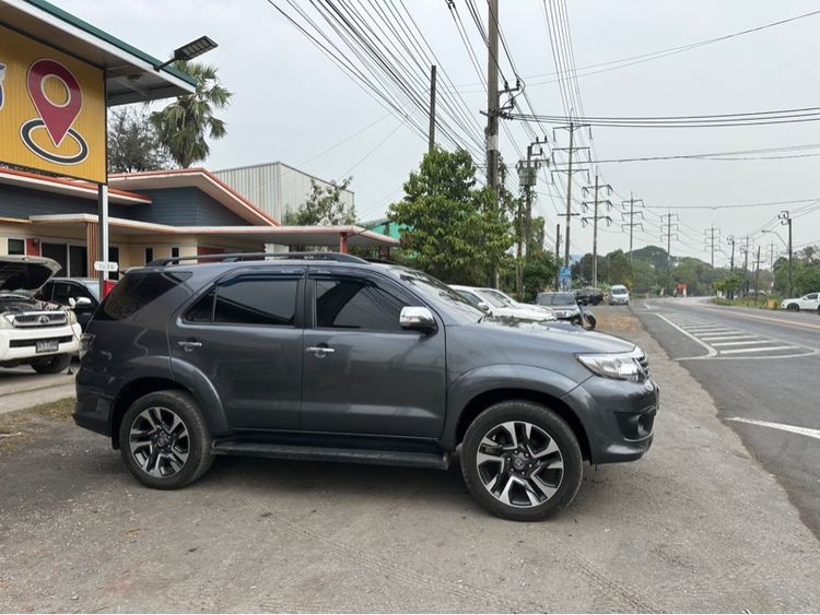 Toyota Fortuner 2012 3.0 V 4WD Champ Midnight Shine Utility-car ดีเซล ไม่ติดแก๊ส เกียร์อัตโนมัติ เทา รูปที่ 2