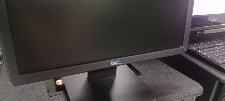 จอคอม17"ยี่ห้อDELLสภาพดีมากแจ่มๆ