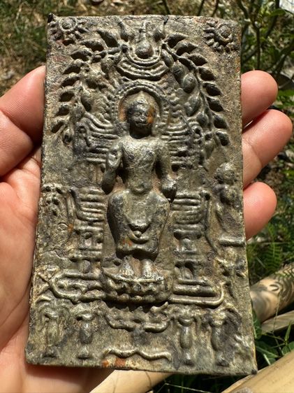 พระร่วงนั่ง กรุนาดูน