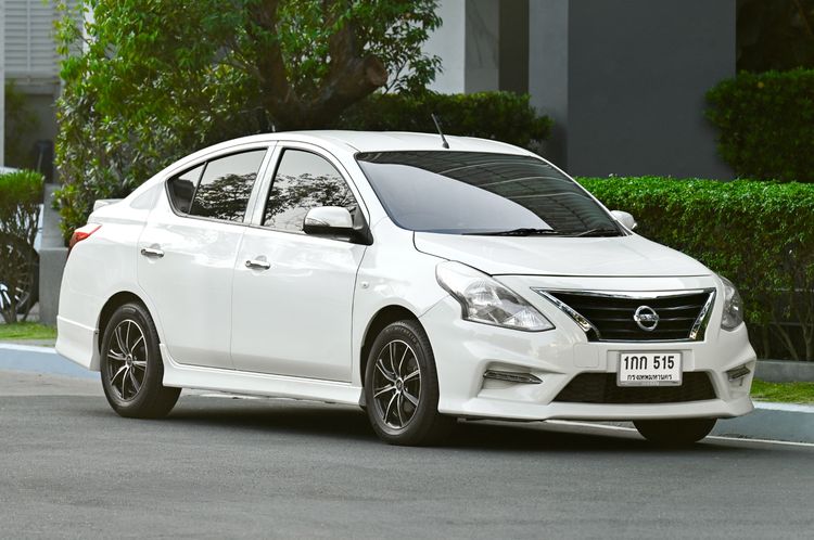 Nissan Almera 2017 1.2 E Sportech Sedan เบนซิน เกียร์อัตโนมัติ ขาว รูปที่ 2