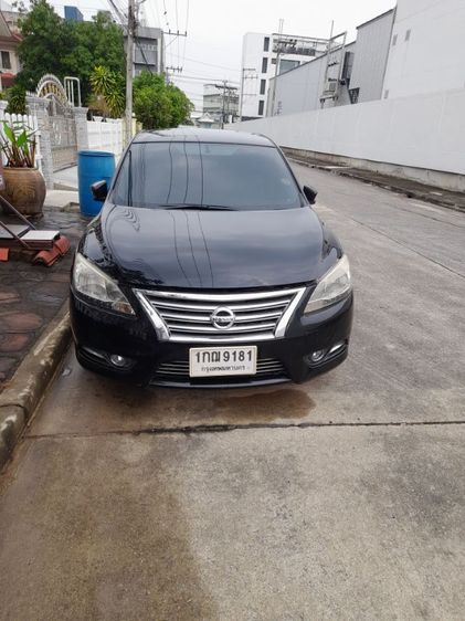 รถ Nissan Sylphy 1.8 V สี ดำ