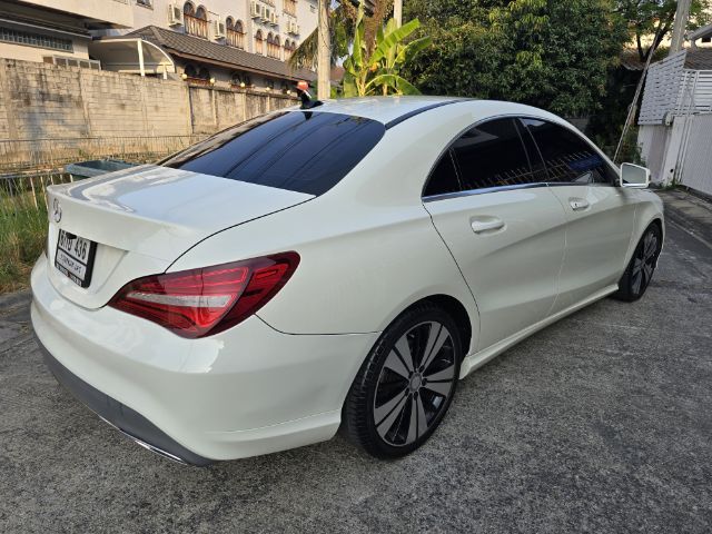 Mercedes-Benz CLA-Class 2017 CLA200 Sedan เบนซิน ไม่ติดแก๊ส เกียร์อัตโนมัติ ขาว รูปที่ 2