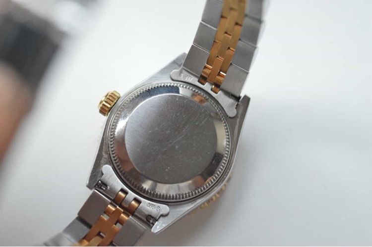 Rolex Datejust หน้าแดงหายาก ขอบเพชรแท้ รูปที่ 12