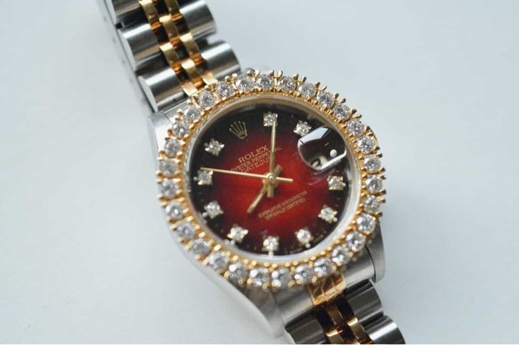 Rolex Datejust หน้าแดงหายาก ขอบเพชรแท้ รูปที่ 13