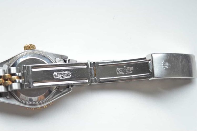 Rolex Datejust หน้าแดงหายาก ขอบเพชรแท้ รูปที่ 9