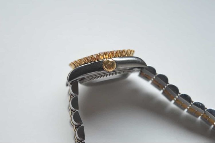 Rolex Datejust หน้าแดงหายาก ขอบเพชรแท้ รูปที่ 6