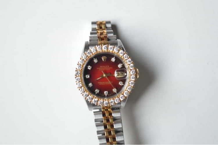 Rolex Datejust หน้าแดงหายาก ขอบเพชรแท้ รูปที่ 18