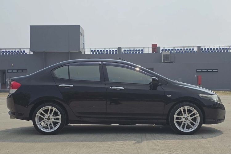 Honda City 2010 1.5 V i-VTEC Sedan เบนซิน ไม่ติดแก๊ส เกียร์อัตโนมัติ ดำ รูปที่ 4