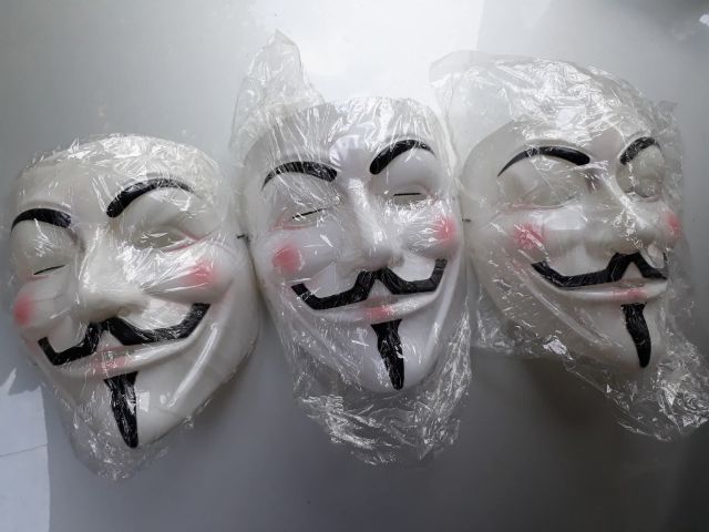 "หน้ากากขาว" 🎭 รูปที่ 2