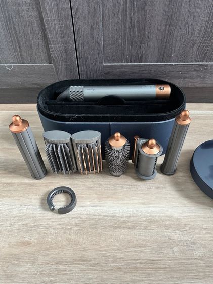 Dyson airwrap 