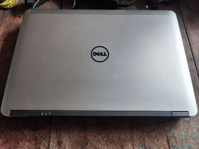 8 กิกะไบต์ notebook Dell latitude E6440 I7 SSD256 