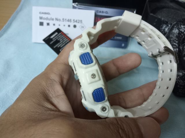 นาฬิกา g-shock สีขาวมือสองสภาพใหม่