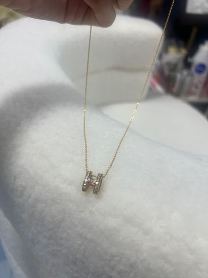 จี้สร้อยคอ ดูแพงสวย แฟชั่นแสงหรูหรา H จี้ตัวอักษร รูปที่ 5