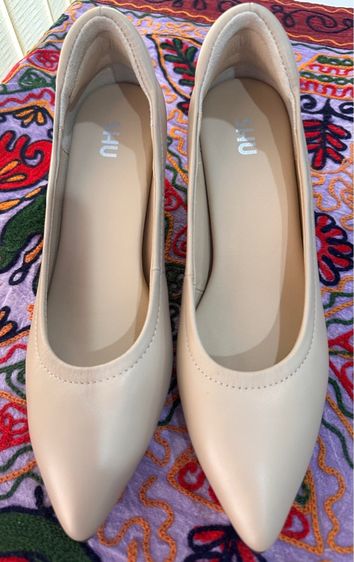 รองเท้าส้นสูง เนื้อ UK 5 | EU 38 | US 6.5 SHU รองเท้าคัทชูหนังแท้นิ่ม สีครีม