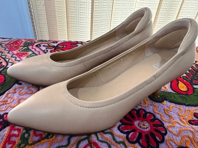 SHU รองเท้าคัทชูหนังแท้นิ่ม สีครีม รูปที่ 2