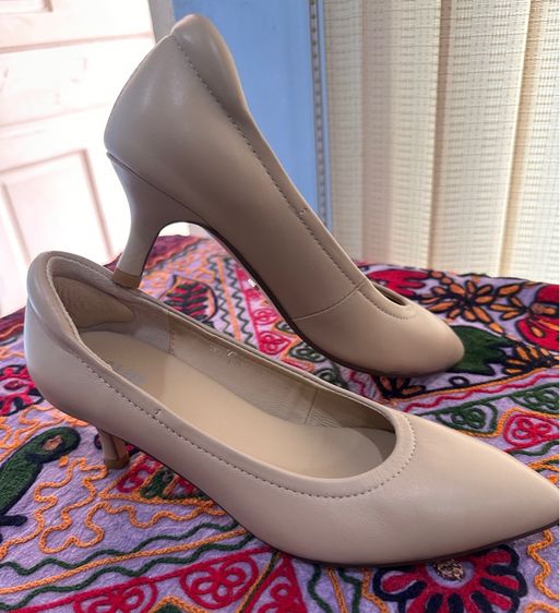 SHU รองเท้าคัทชูหนังแท้นิ่ม สีครีม รูปที่ 3