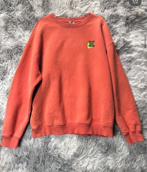 สเวตเตอร์มือสอง  รูปที่ 17