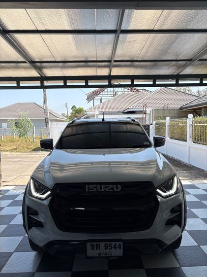 Isuzu D-MAX 2023 3.0 Vcross M 4WD ดีเซล เกียร์อัตโนมัติ ขาว รูปที่ 2