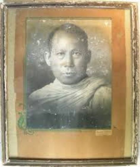 สมเด็จหล่อ​ หลวงปู่ยกวัดวิหารเบิก​ หรือเบญจภาคีพระหล่อภาคใต้ ประกันแท้รับกับมือคุณพ่อเป็นศิษบ์ก้นกุฏิที่ท่านเลี้ยงดู รูปที่ 3