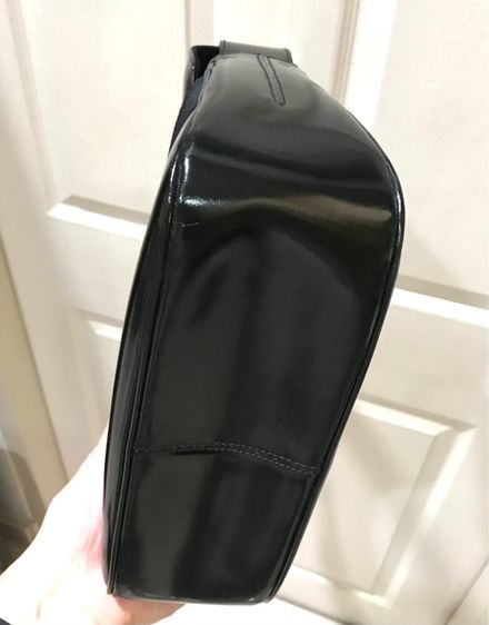 ต่อรองได้ Ferragamo ของแท้ หนังแก้ว คล้องไหล่ได้ สภาพดี รูปที่ 11