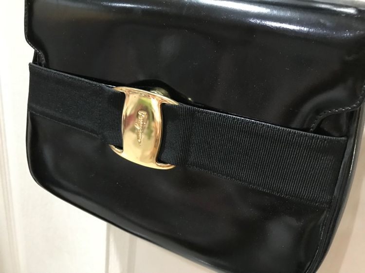 ต่อรองได้ Ferragamo ของแท้ หนังแก้ว คล้องไหล่ได้ สภาพดี รูปที่ 5