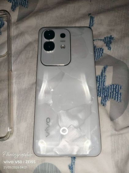 Vivo y29. สภาพเหมือนใหม่ พร้อมกล่อง สายชาร์จ เข็มจิ้มซิม เคสใส  ขาย 4300 บาทรวมส่งครับ รูปที่ 3