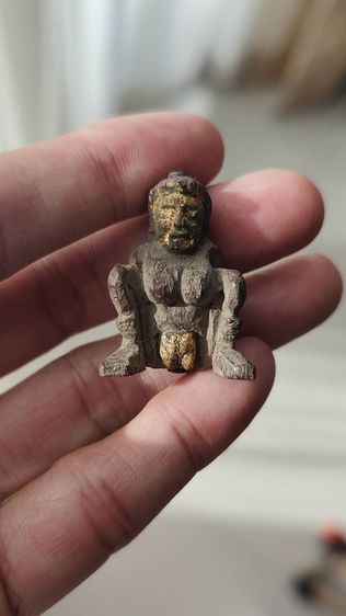 พ่องั่งแม่เป๋อไม้แกะเก่าฝังตะปูตอกโรงผี 