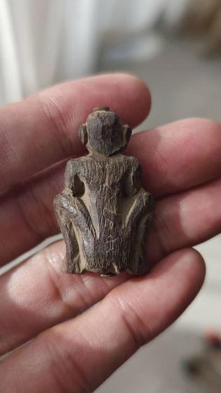 พ่องั่งแม่เป๋อไม้แกะเก่าฝังตะปูตอกโรงผี  รูปที่ 4