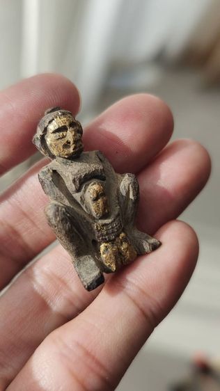 พ่องั่งแม่เป๋อไม้แกะเก่าฝังตะปูตอกโรงผี  รูปที่ 3