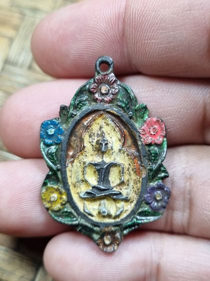 พระเหรียญลงยาหลวงปู่บุญวัดกลางบางแก้ว