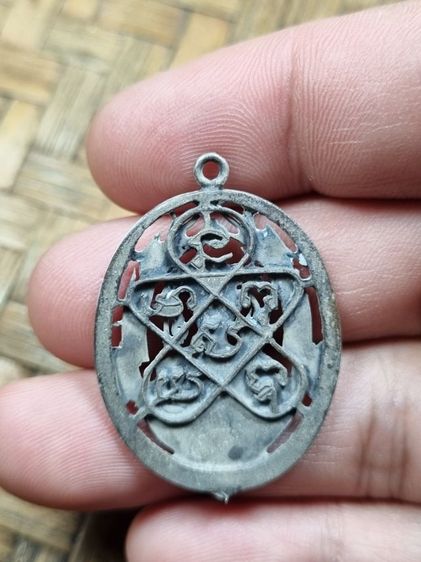 พระเหรียญหลวงพ่อฉุยลงยาเก่าๆ รูปที่ 2