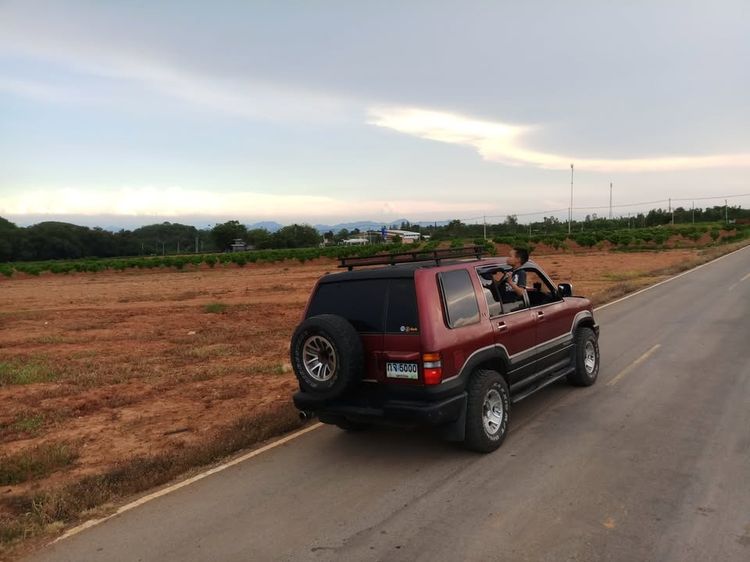 Isuzu Trooper 1995 3.2 XS 4WD Utility-car เบนซิน LPG เกียร์อัตโนมัติ รูปที่ 2