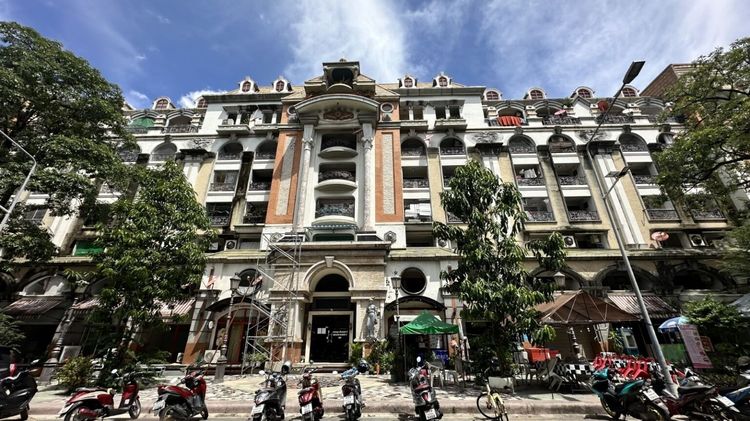 อื่นๆ ไม่อนุญาต ไม่มี สร้างเสร็จก่อน 2010 ขายผ่านการประมูล รหัส 1659842 คอนโด 2 ห้องชุด โครงการ ฌ็องเซลิเซ่ อาคารบี ถ.ศรีสมาน นนทบุรี