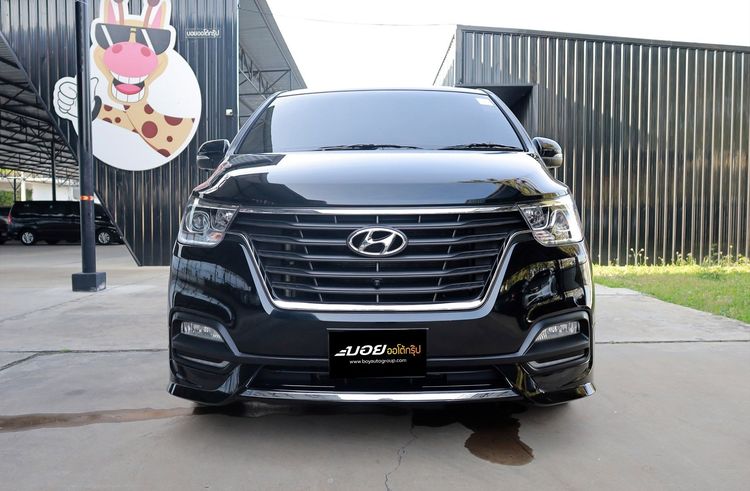 Hyundai H-1 2023 2.5 Elite Utility-car ดีเซล ไม่ติดแก๊ส เกียร์อัตโนมัติ ดำ รูปที่ 2